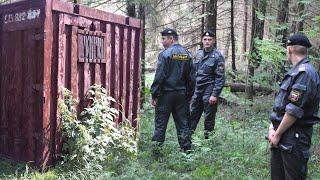 Полиция ВСТАЛА НА УШИ когда мужик в лесу нашёл полный контейнер