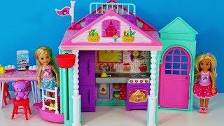 Barbie Club Chelsea doll house + Shopkins Mini pack toy food unboxing