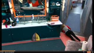 Liz FALLS trying to scare Austin - LIZTIN - HD - FAIL BB17