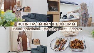 Rutinitas pagi IRT di rumah minimalis  Bersih bersih rumah dan masak sederhana  Unboxing paket