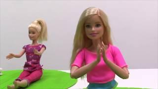 Sporcu Barbie ile yoga yapma oyunu
