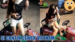 Gadis Vietnam Tebar Pesona
