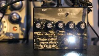 noisy knives - SuperSonic Fuzz Gun Death by Audio clone