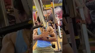 How to Properly Use The Peck Deck Chest Fly Machine With Good Form Avoid This Mistake #shorts