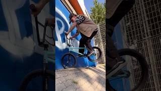 BMX Street riding in the City Pt.2 #bmx #bmxstreet #bmxlife #bmxtricks