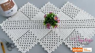 SUPER EASY Free step by step crochet table runner