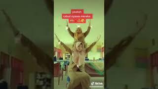 Video Viral Guru nyumpahin muridnya