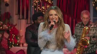 Carly Pearce - Here Comes Santa Claus Live from CMA Country Christmas 2022