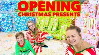 Christmas Morning 2019 OPENING CHRISTMAS PRESENTS  Family 5 Vlogs