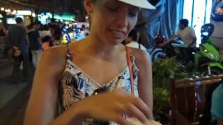 Едим личинок в Бангкоке
