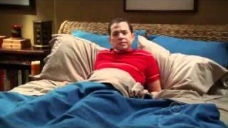 Two and a half men- Alan tries Charlie´s bed out