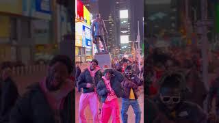 Dancing w  Mondejour & Lisa Quama of DWP Academy in Times Square #egwu #timessquare  #mohbad