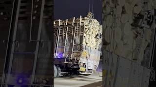 25 Tons load truck lifting with 3 hydra cranes #shorts