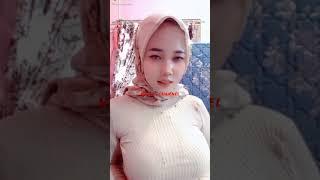 Tante montok jilbab joget hot