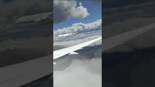 Самолет столкнулся или....