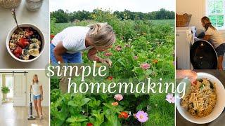 enjoying the final days of Summer...  new house homemaking + easy crockpot meal idea