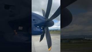 Взлет самолета Bombardier Q400 на маршруте «Сахалин-Камчатка» #shorts