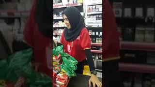 prank beli kondom di indomaret dan memakainya