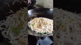 Street style veg chowmein recipe easy and quick  How to make veg chowmein #shorts #viralvideo #veg