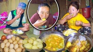 Eggs & Potatoes curry cooking & Eating in Rural Village  egg curry gravy  nepali village life vlog