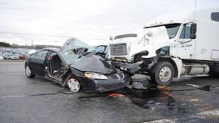 Dangerous Crazy Trucks Driving Skills - Crossing River & Extremely Bad Muddy Roads 2022