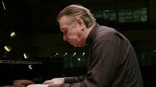 Mikhail Pletnev performs Rachmaninovs complete Piano Concertos — Conducted by Kent Nagano