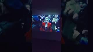 CINEMA EM CASA GASTANDO POUCO PROJETOR TOP E BARATO COM O MELHOR ÁUDIO E IMAGEM VEVSHAO V30