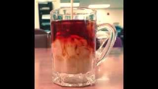 Tea mixed with milk- شاي بالحليب