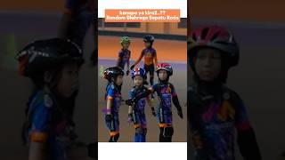 Latihan Awal Sepatu Roda Inline Skate lemes?#rollergirl #rollerskating #shorts #short #shortsvideo