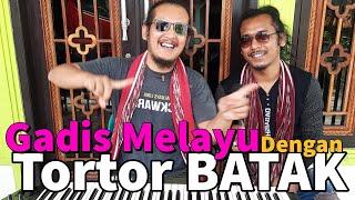 LAGU YG SANGAT TERKENAL DI BATAK  GADIS MELAYU DENGAN TORTOR BATAK SIBORU TOBA DENGAN GOYANG DELI