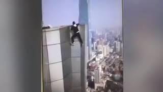 Chinise Daredevil Wu Yongning is no more  he  dies when stunt went wrong from 62 storey building.