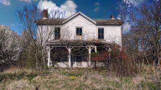 The Beautiful Packed Abandoned Sprigg House in The Mountains of Tennessee *Built in 1885