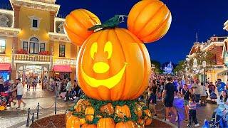  LIVE Busy Tuesday Night At Disneyland Park Halloween Screams Show Rides Crowd Updates