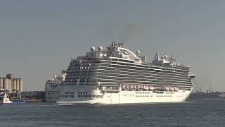 ENCHANTED AND ISLAND PRINCESS LOCK HORNS NICE AND LOUD SOUTHAMPTON 120822