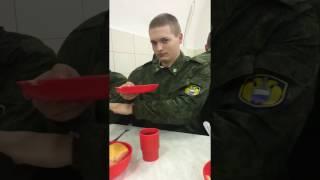 Фокусы в армии с пюрешкой  Magic in Russian Army