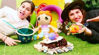 Ayşe Ümit ve Lili balık tutmaya gidiyorlar Kız çocuklar için oyuncak videosu