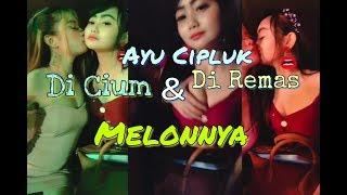 Ayu Cipluk di Remas Melonnya dan di Cium di belakang panggung-Monica Vlog