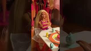 Sometimes you’re just not on the same page. #barbie #legallyblonde #stopmotion #doll #barbiedoll