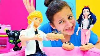 Ladybug Puppen Video für Kinder. Asu Ela bereitet mit Marinette und Adrian Käsekekse zu