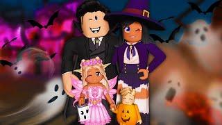  TRICK or TREATING with The Family   Bloxburg Roleplay