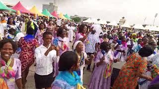 Osei Blessing storming AGLOW mid year thanksgiving service with powerful songs