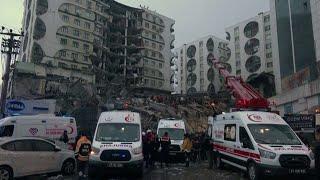 רעידת האדמה בטורקיה יותר מ-2600 הרוגים ופעילות חילוץ מאומצות