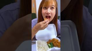 Istri Jepang pertama kali coba Ayam Geprek #ayamgeprek #istrijepang #cewekjepang