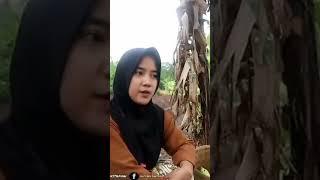 Aktivitas janda desa cantik di kebun pisang #short #shorts