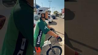 Así trabajaría yo en una fábrica  #bikers #bikeshorts #bike #mtbbike #biketrial #bikelovers