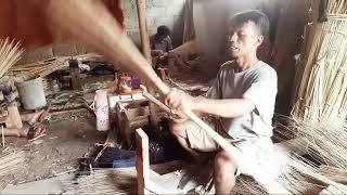 pembuatan sapu lidi kerajinan tangan yg bisa menyerap tenaga kerja