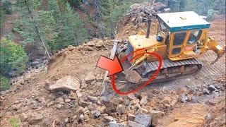 CAT D7 DOZER-ROCK MONSTER-KAYA CANAVARI