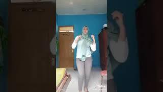 Tante jilbab memek tembem