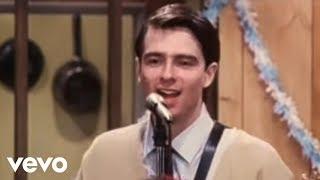 Weezer - Buddy Holly Official Music Video