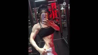 Yuan Herong Beautiful Doctor and Bodybuilder